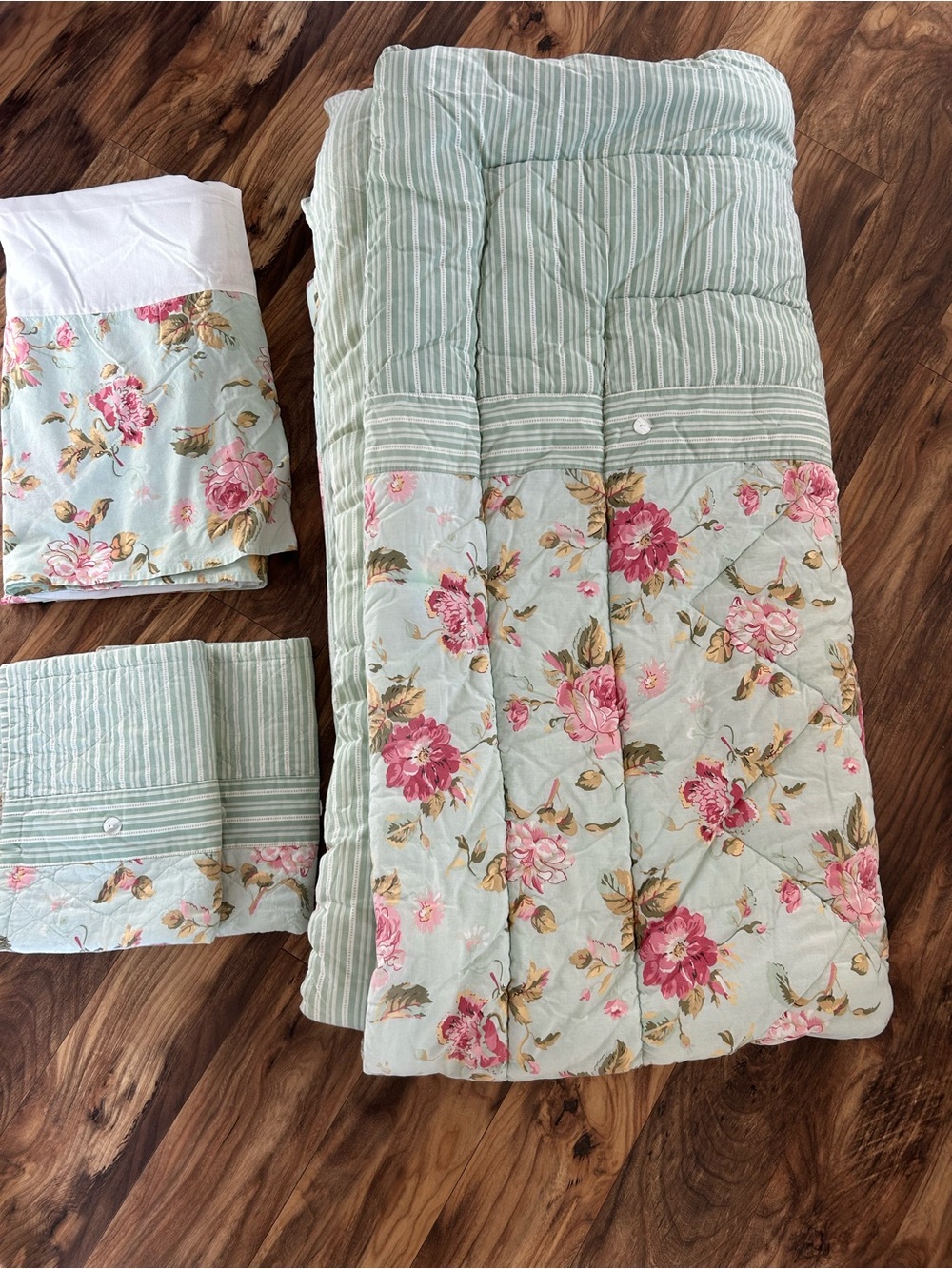 Laura Ashley Cottage Rose Comforter Bed Skirt Shams Sea Green Pink Reversible FQ
